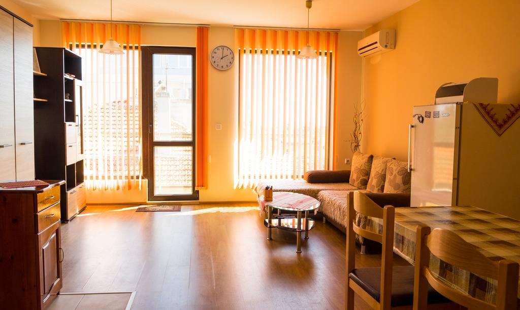 Ddenko Apartment Burgas Ngoại thất bức ảnh